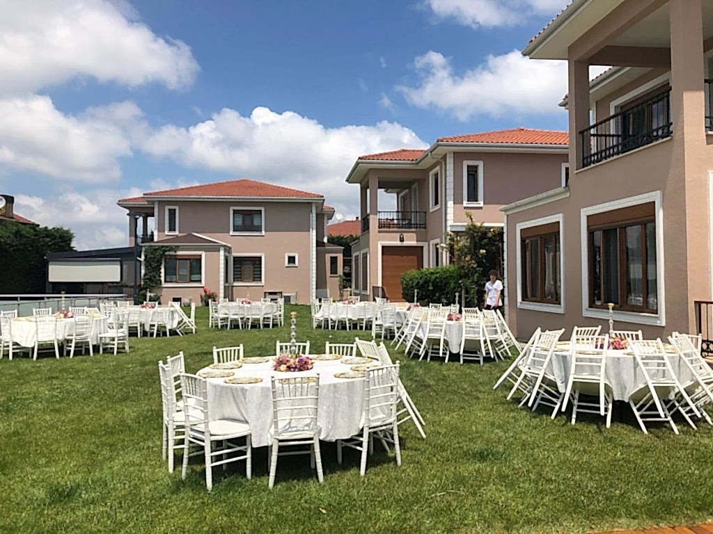 Villa Bahçesinde Nişan Organizasyonu